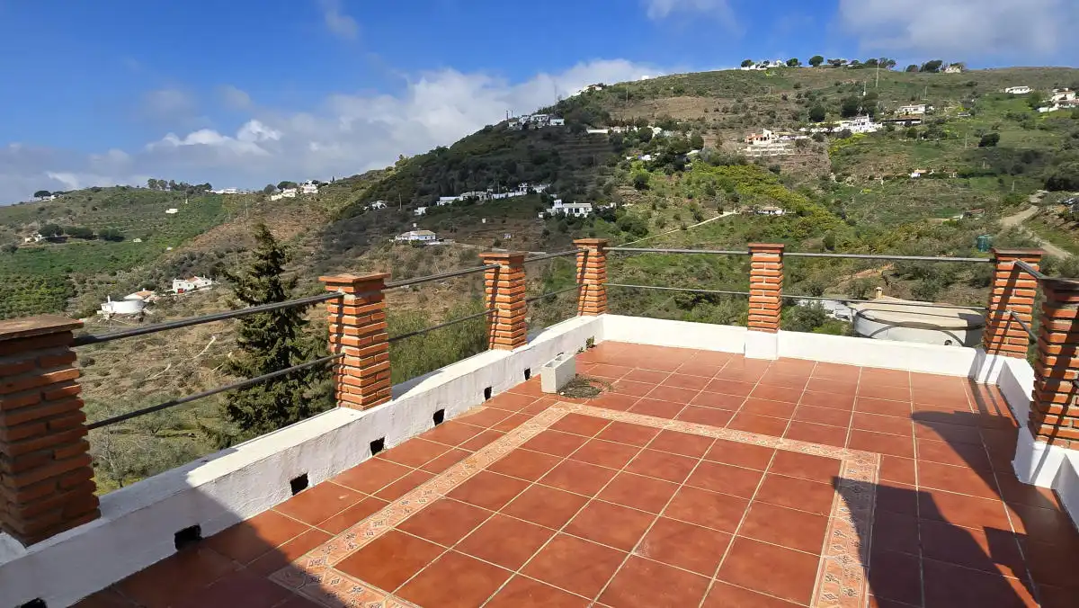 Casa rústica amb jardí en venda a Cómpeta, imagen 35