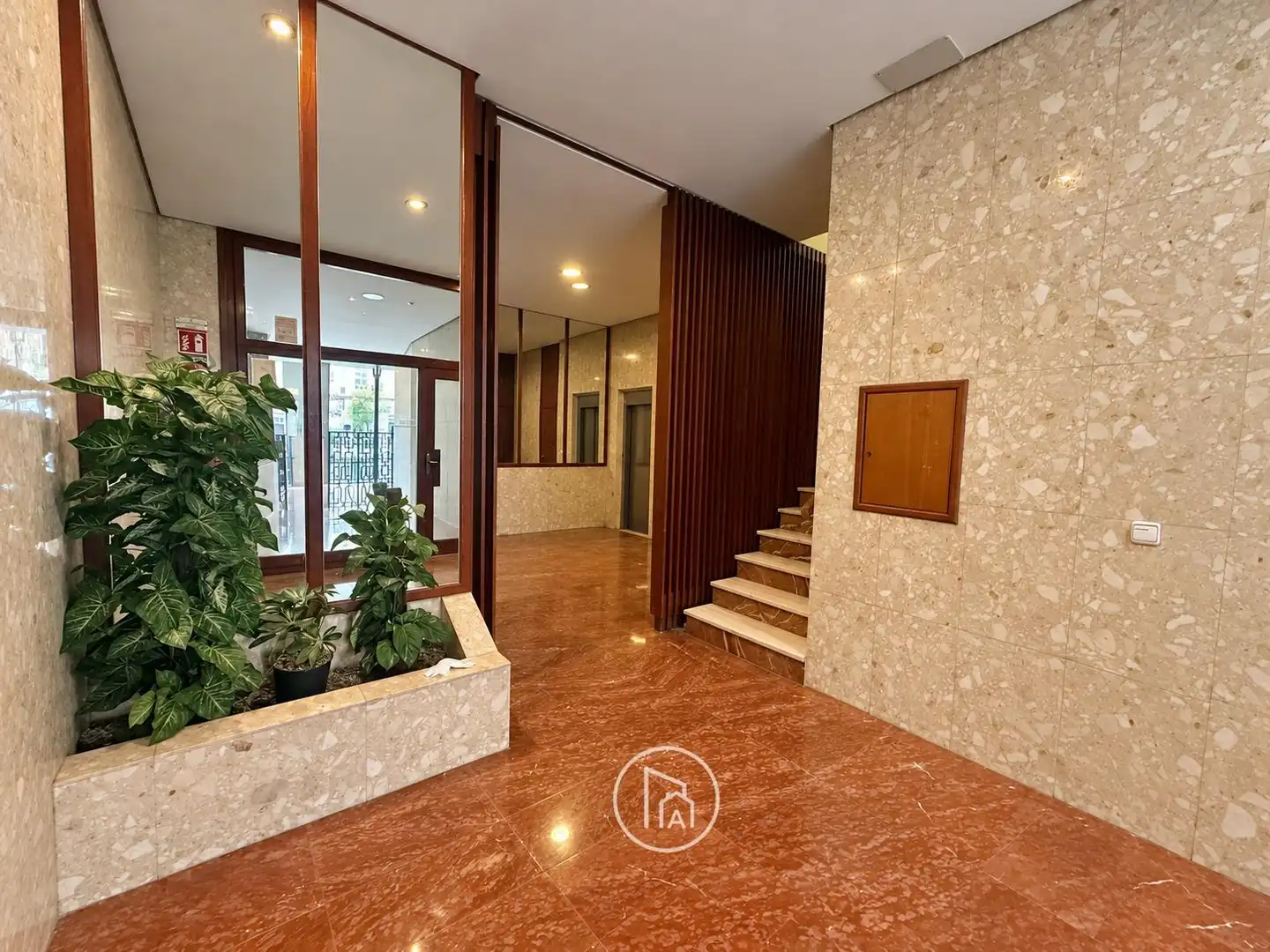 Wohnung zum Verkauf in Valencia mit Klimaanlage, Terrasse und Balkon