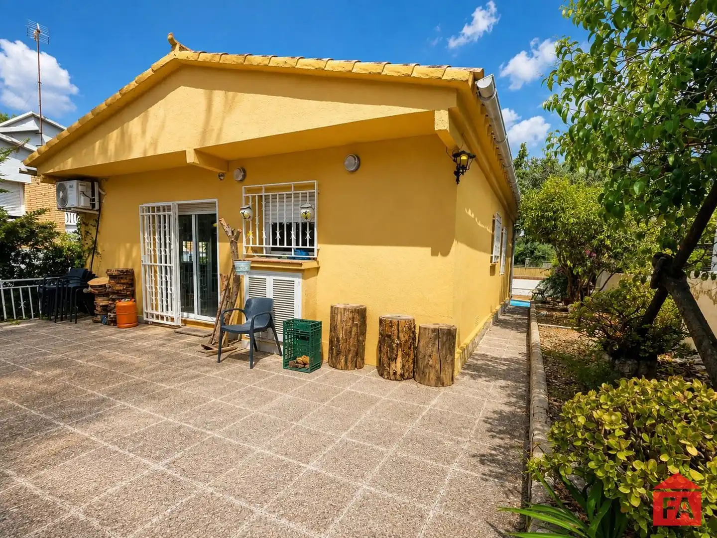 Vista exterior de Casa o xalet en venda en El Vendrell amb Aire condicionat, Calefacció i Traster