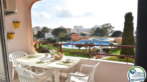 Apartamento con licencia turística en Santa Margarita, Roses, con terraza y piscinas comunitarias, imatge 2