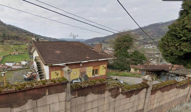 Casa-chalet en Venta en Bedabo en San Martín del Rey Aurelio