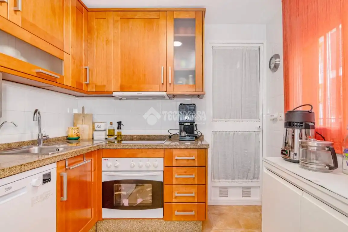 Cocina de Piso en venta en Lucena con Aire acondicionado y Amueblado