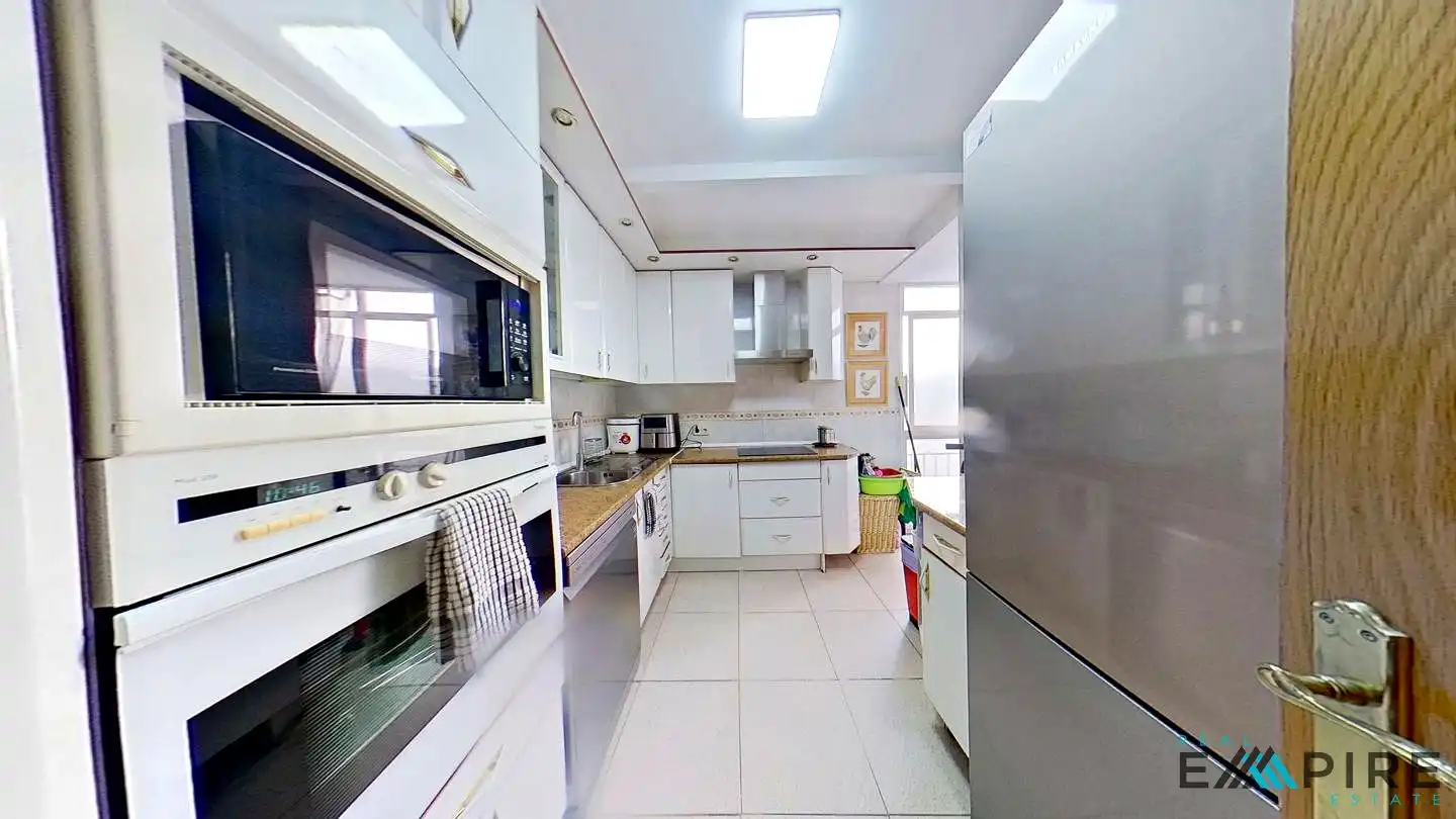 Cocina de Piso en venta en Parla con Aire acondicionado, Calefacción y Terraza