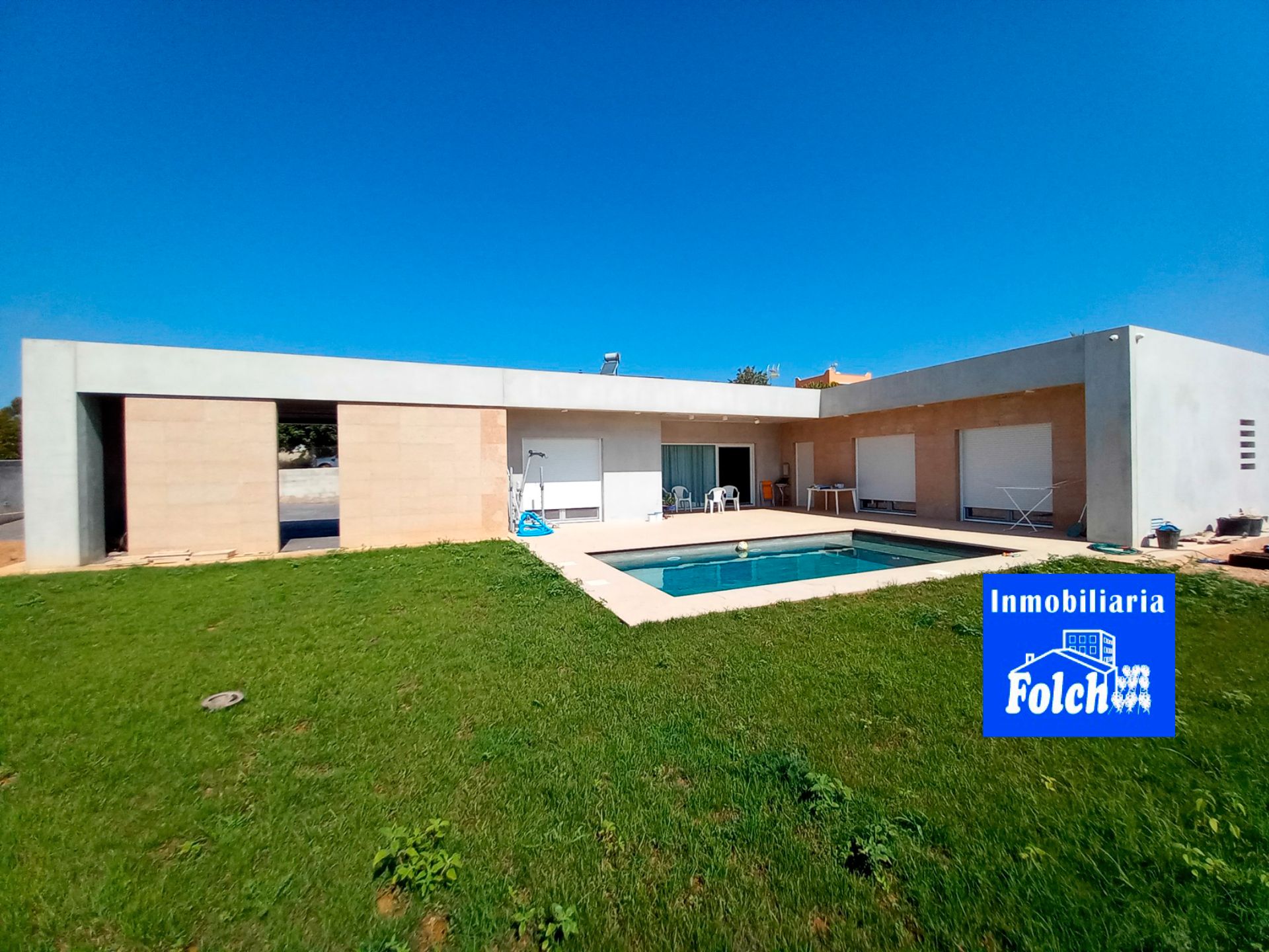 Vista exterior de Casa o xalet en venda en Vinaròs amb Aire condicionat, Calefacció i Jardí privat