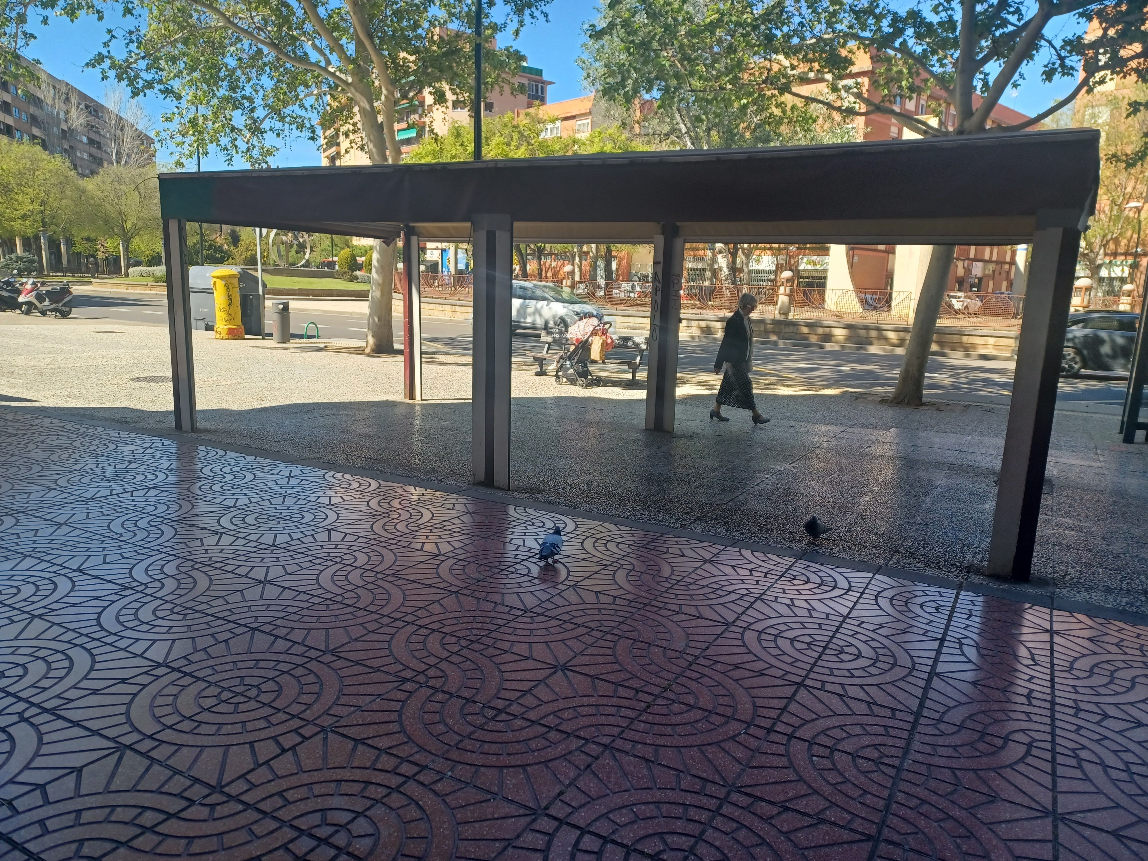 Vista exterior de Local de alquiler en  Zaragoza Capital con Aire acondicionado, Calefacción y Terraza