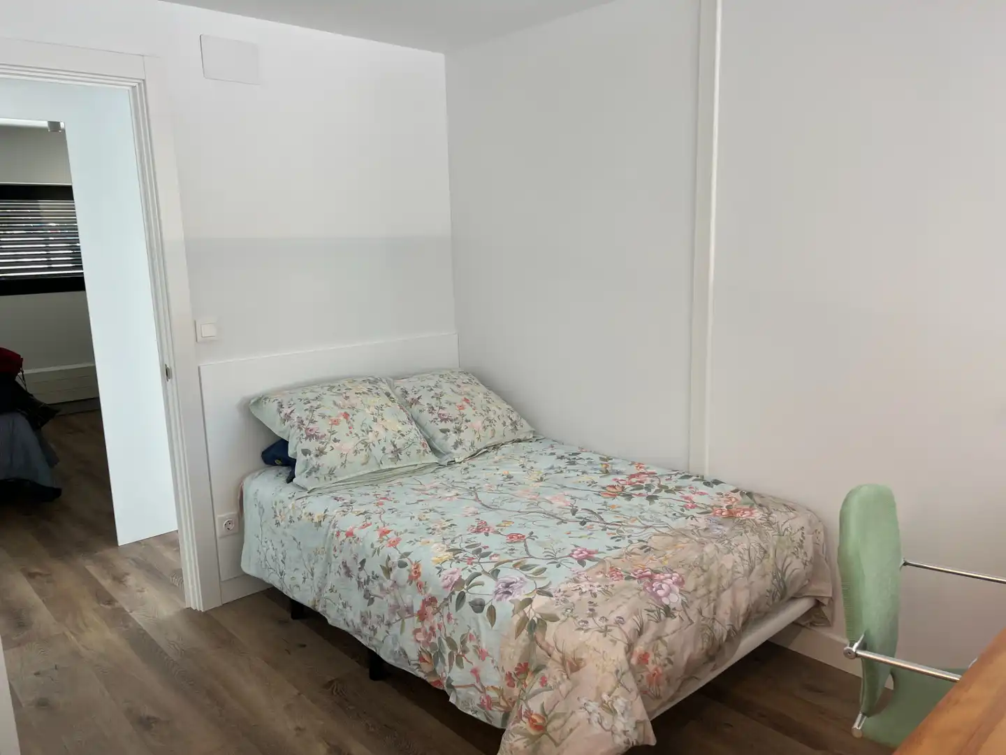 Schlafzimmer von Loft zum Verkauf in  Pamplona / Iruña mit Heizung und Möbliert