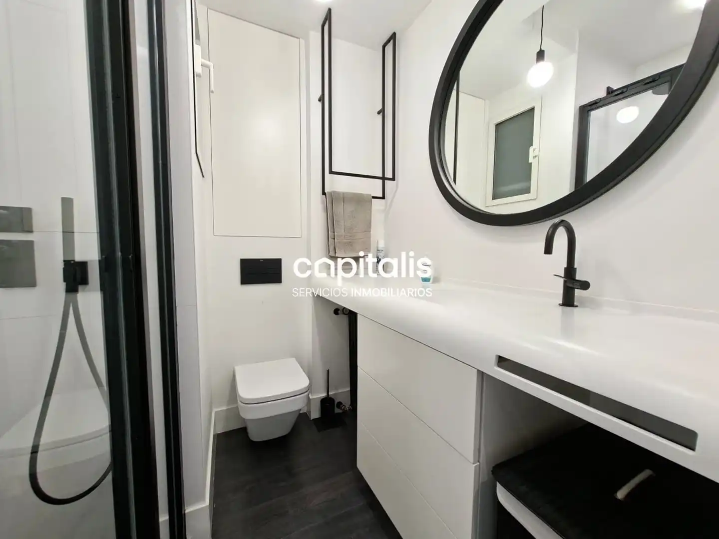 Bathroom of Flat for rent in Madrid  with Heating, Storage room and Furnished