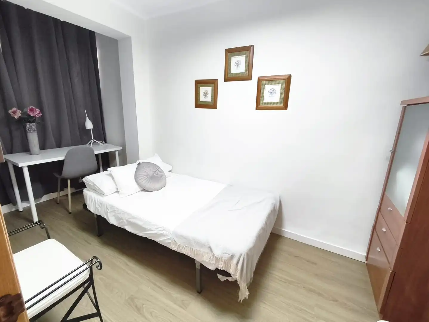 Bedroom of Flat for rent in Valencia  with Air Conditioner, Heating and Terrace