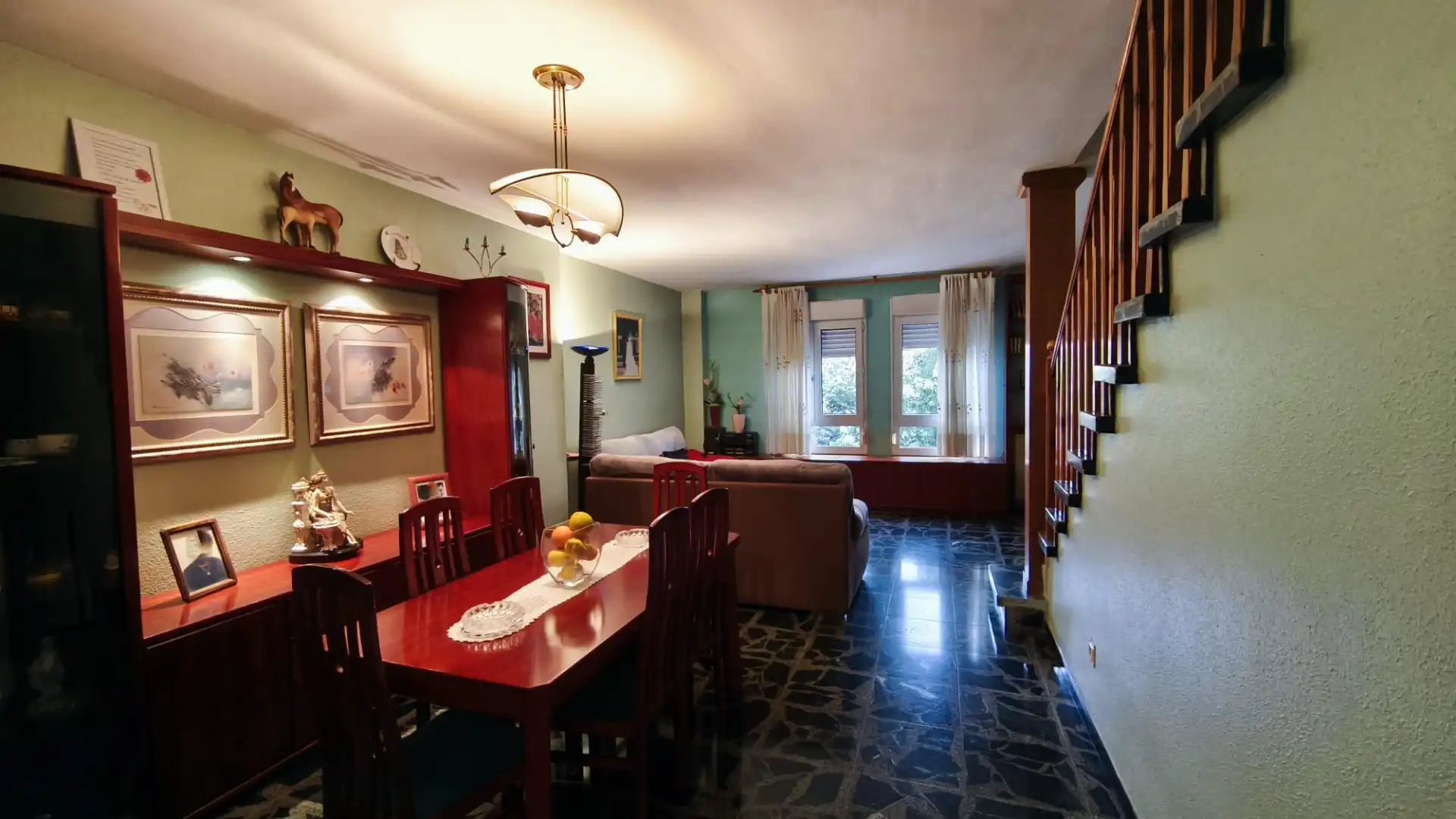 Comedor de Casa adosada en venta en Cerdanyola del Vallès con Calefacción, Terraza y Balcón