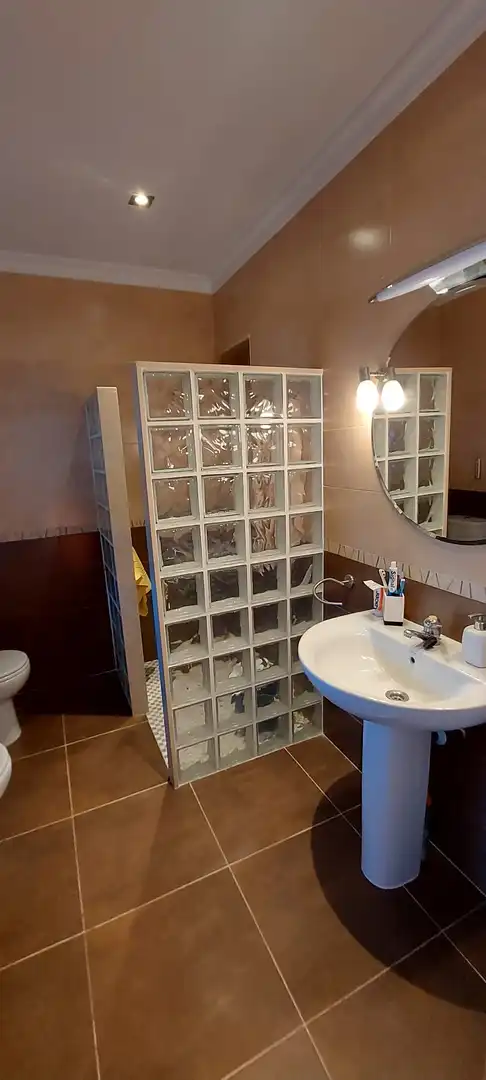 Baño de Casa o chalet en venta en Isla Cristina con Amueblado, Lavadora y Microondas