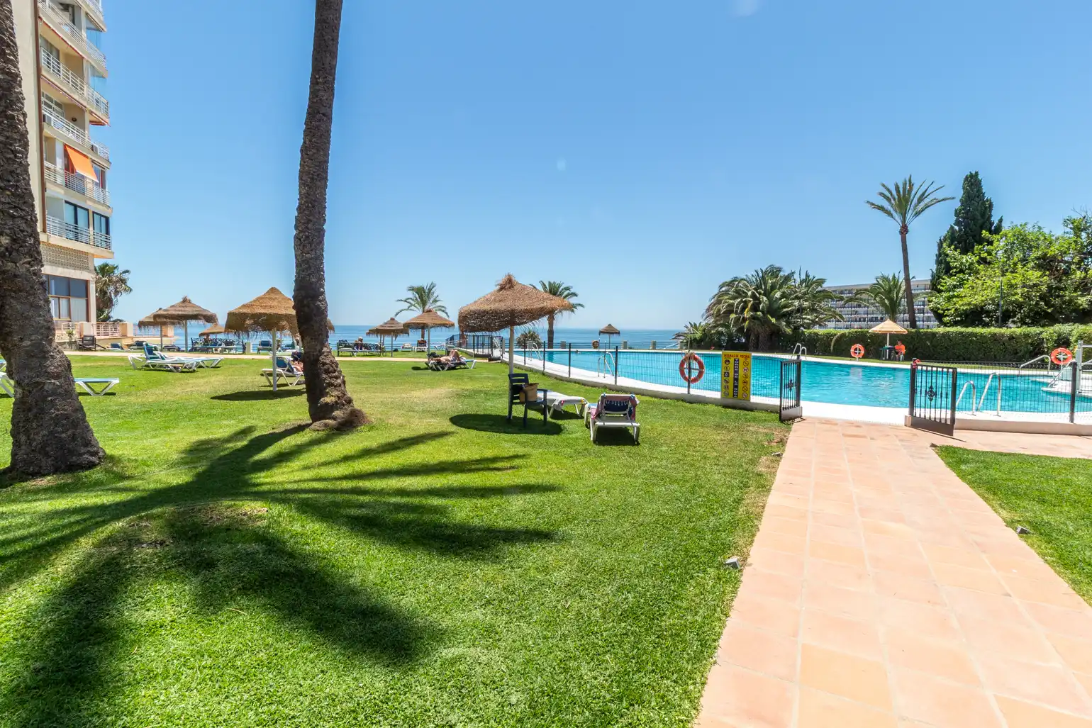 Jardí de Pis en venda en Torremolinos amb Aire condicionat, Terrassa i Moblat