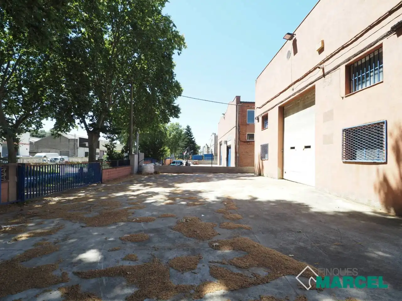 Parkplatz von Fabrikhallen zur Miete in La Roca del Vallès