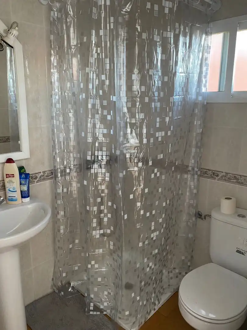 Baño de Casa adosada en venta en Alange con Jardín privado, Trastero y Amueblado