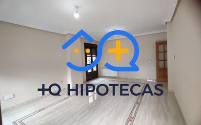 Flat for sale in Torrijos  with Air Conditioner, Heating and Terrace