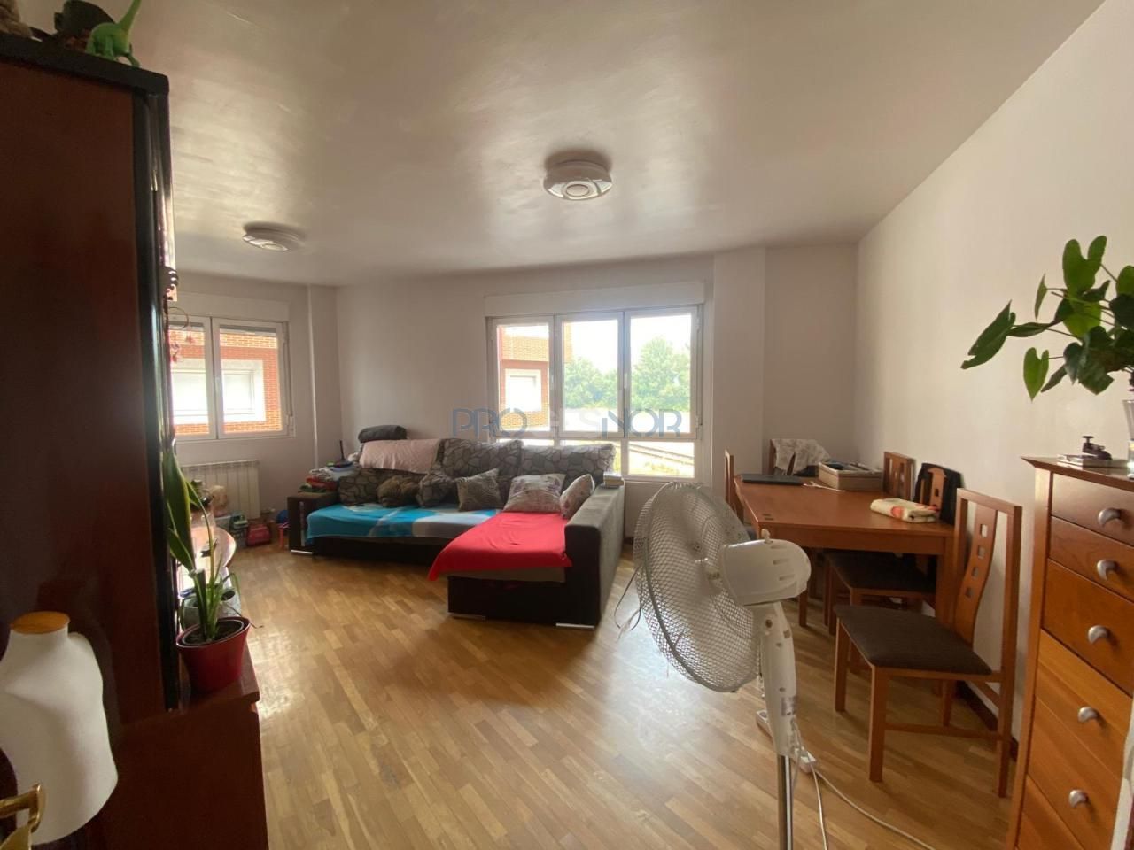 Living room of Flat for sale in Villaquilambre  with Heating and Storage room
