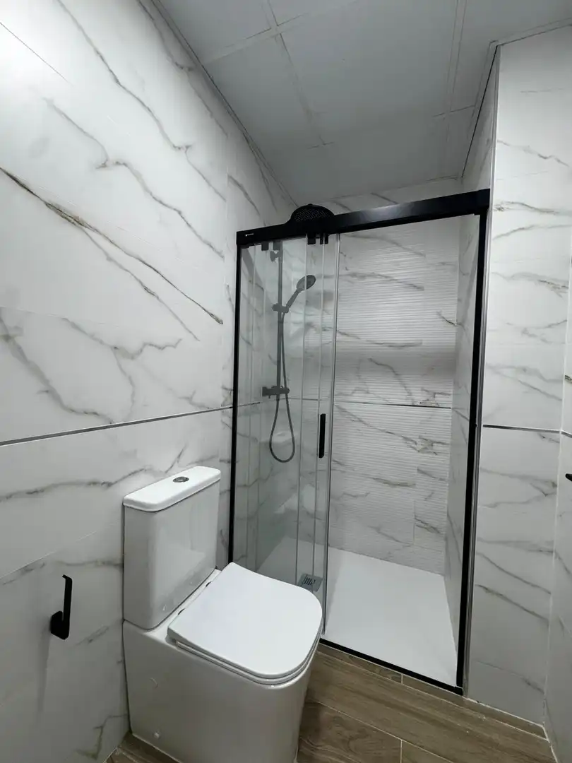 Bathroom of Flat for rent in Córdoba  with Air Conditioner, Heating and Balcony