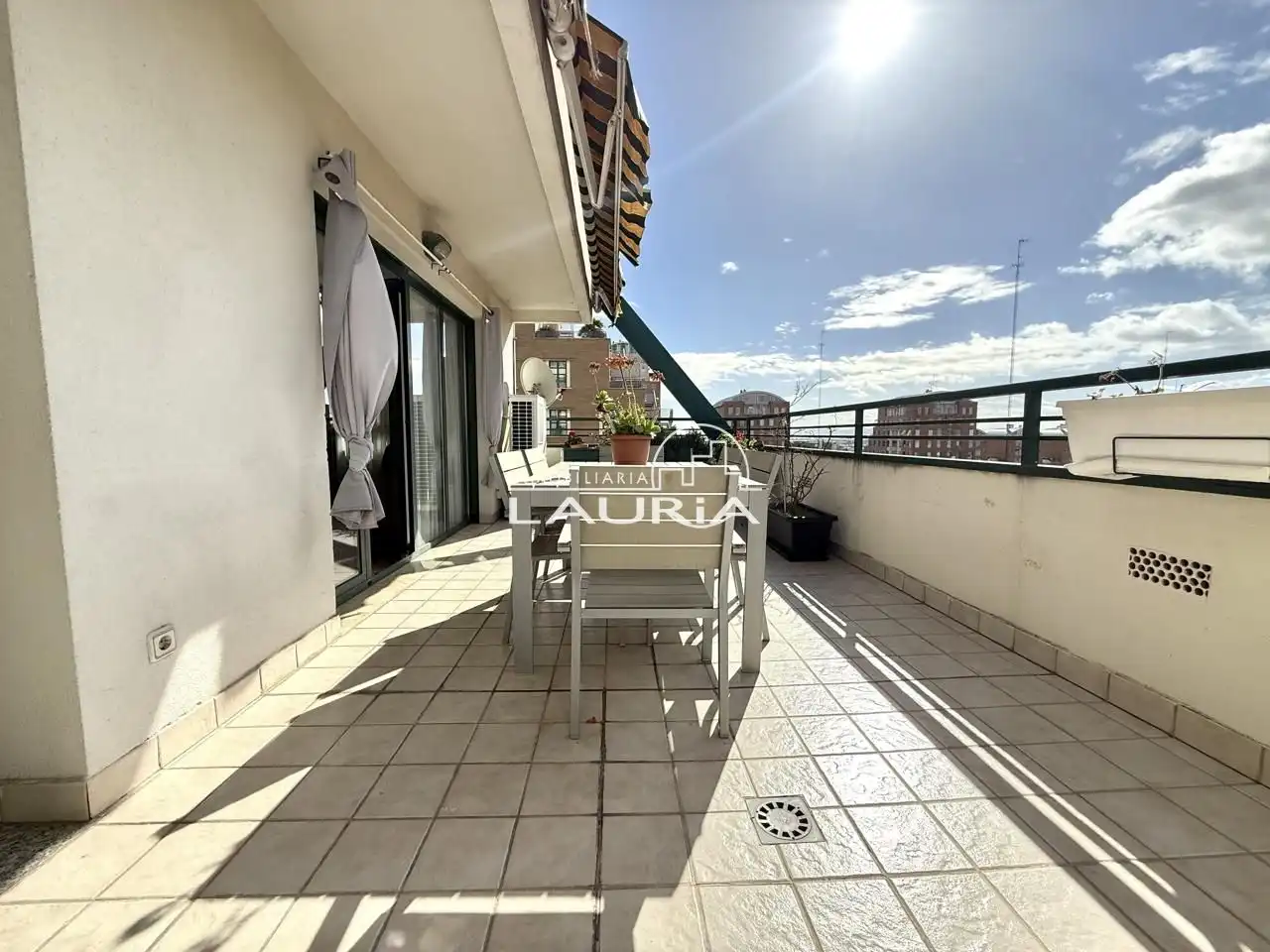 Terrasse von Dachboden zum Verkauf in Valencia mit Klimaanlage und Terrasse