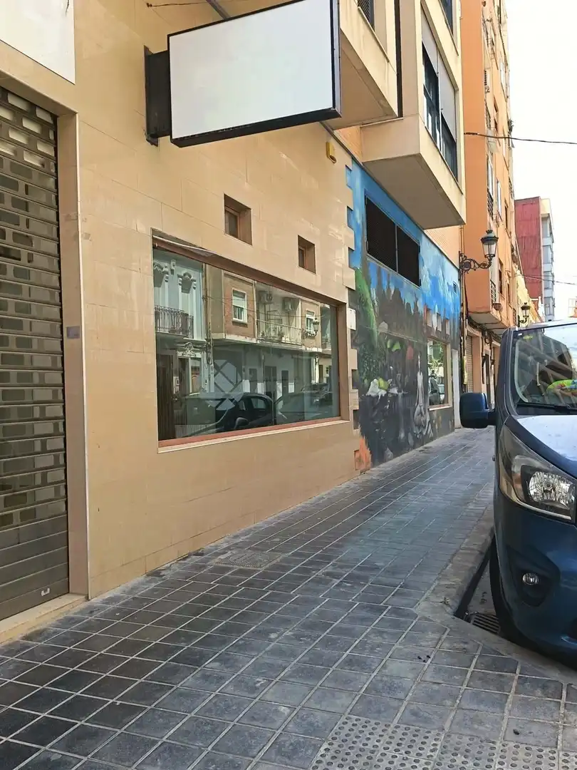 Vista exterior de Local en venda en Valencia