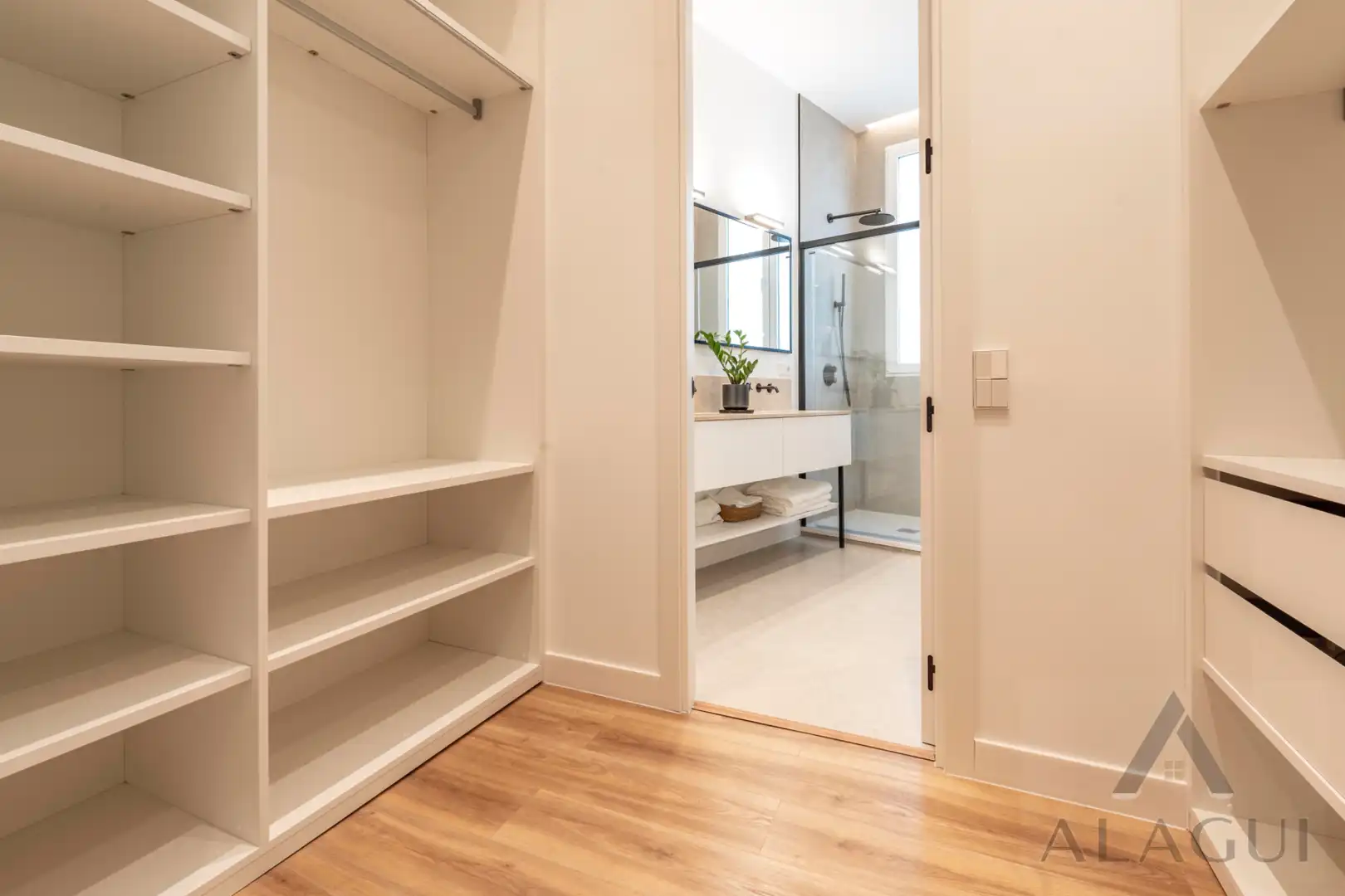 Wohnung zum Verkauf in Madrid mit Klimaanlage, Heizung und Möbliert