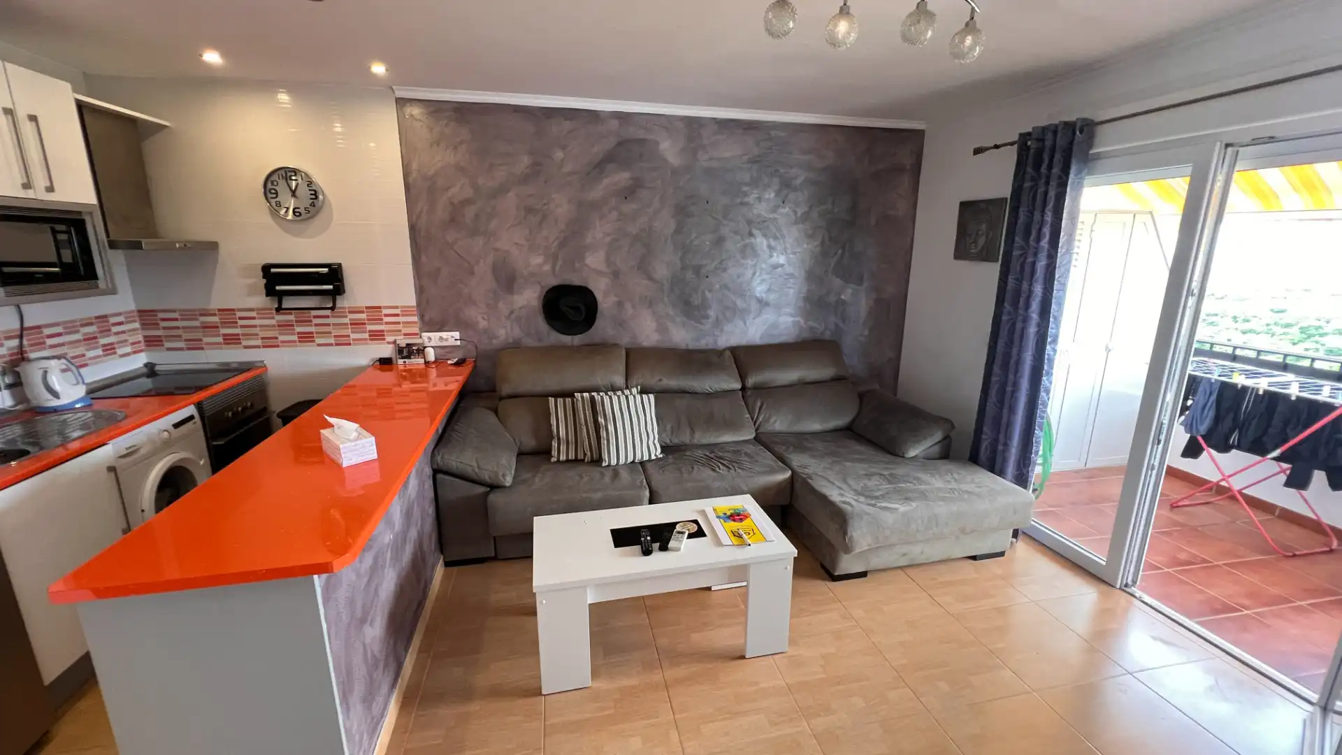 Sala de estar de Apartamento en venta en Torrox con Aire acondicionado, Terraza y Piscina comunitaria