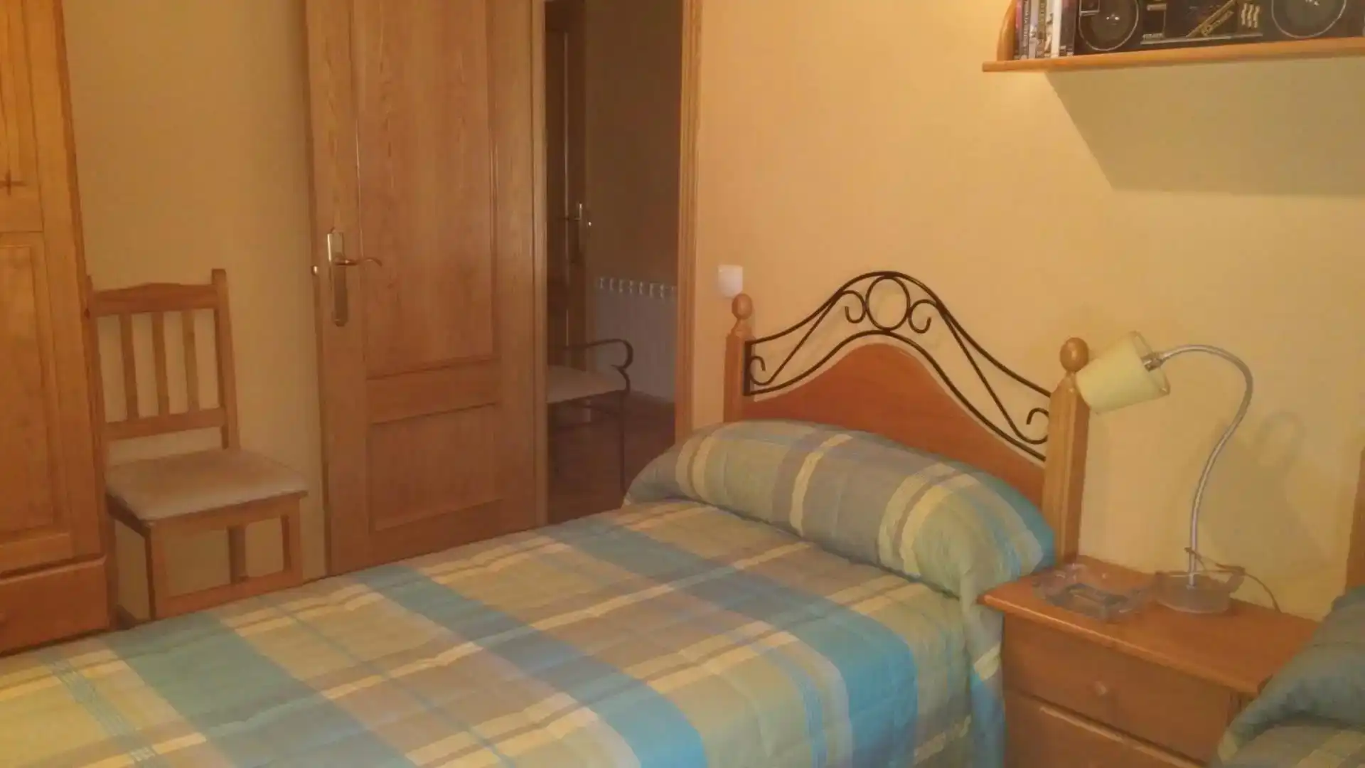 Dormitori de Dúplex en venda en Salvacañete amb Moblat, Forn i Rentadora