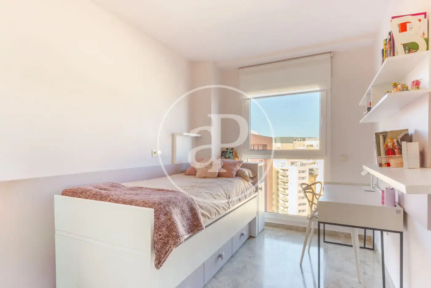 Habitación de Dúplex en venta en Valencia con Aire acondicionado, Calefacción y Terraza
