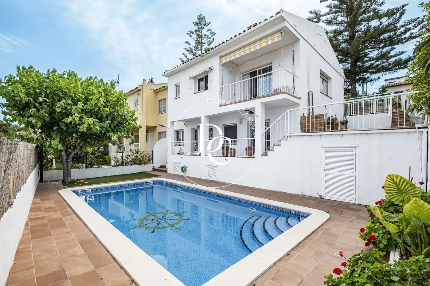 Vista exterior de Casa o xalet en venda en Sant Pere de Ribes amb Calefacció, Jardí privat i Terrassa