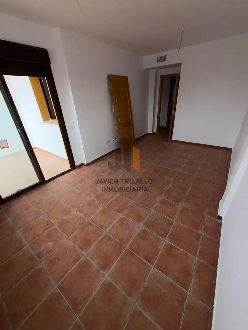 Wohnung zum Verkauf in Alcaucín mit Klimaanlage, Heizung und Terrasse