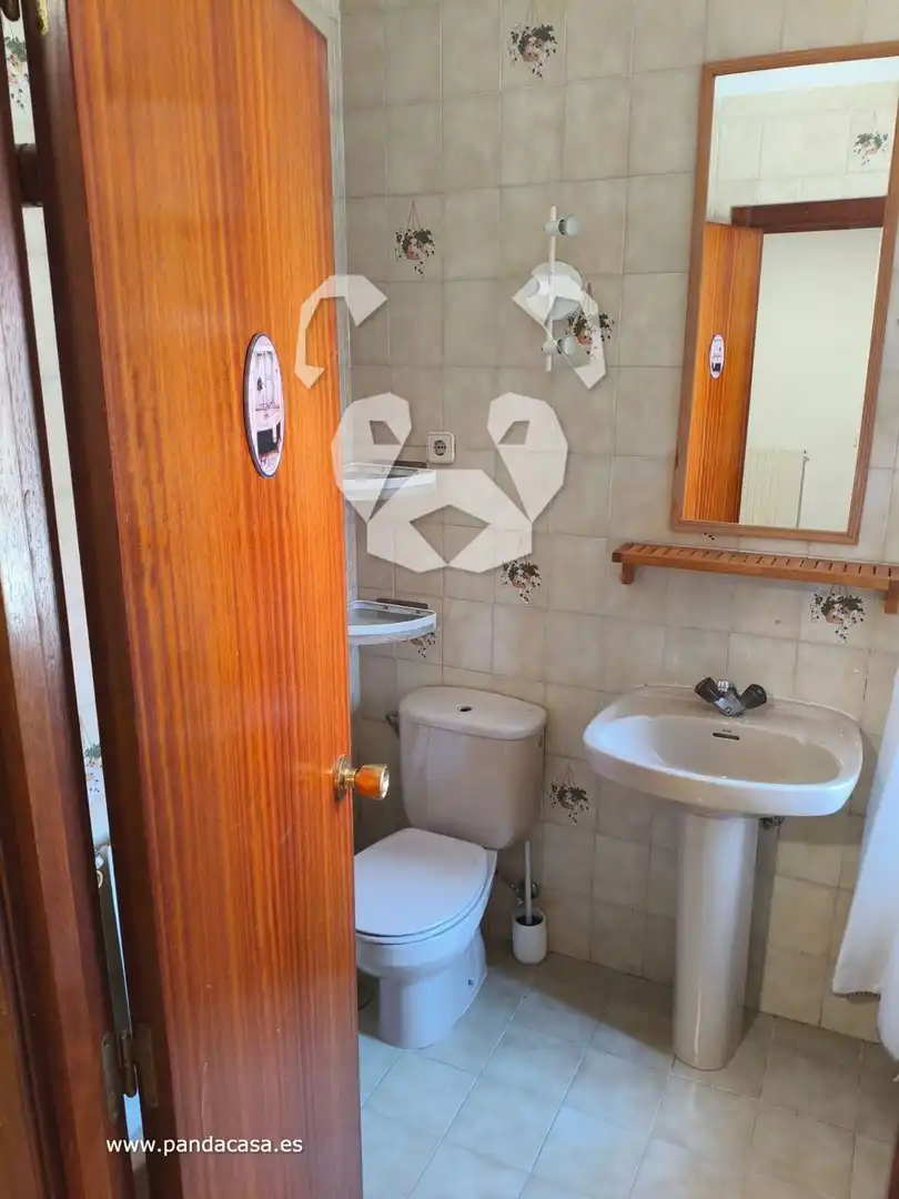Bany de Casa adosada de lloguer en La Moraleja amb Aire condicionat, Calefacció i Parquet