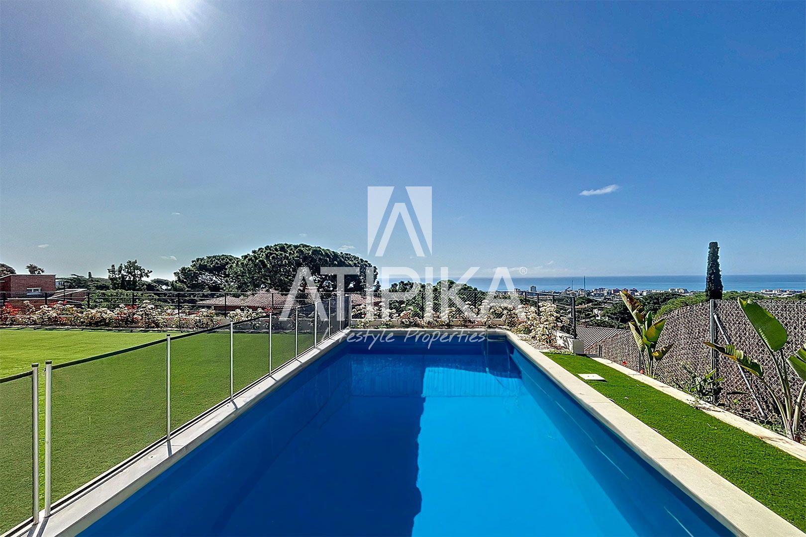 Swimming pool of House or chalet for sale in Cabrils  with Air Conditioner, Heating and Terrace
