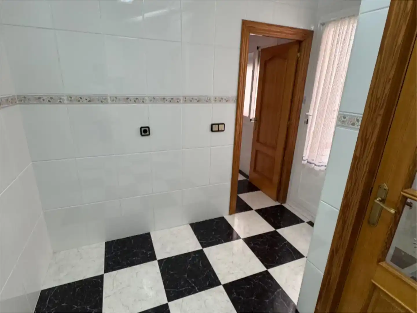 Bany de Pis en venda en San Clemente amb Balcó