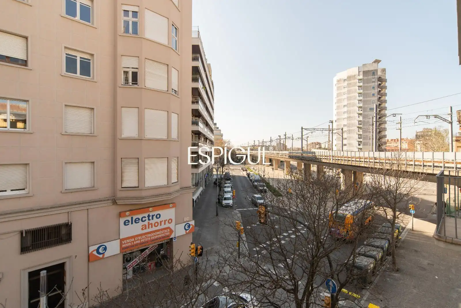 Außenansicht von Wohnung zum Verkauf in Girona mit Klimaanlage, Heizung und Terrasse