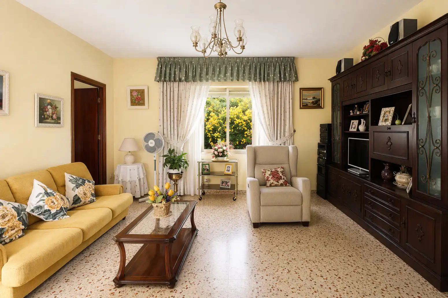 Sala de estar de Casa o chalet en venta en Vélez-Málaga con Calefacción y Jardín privado