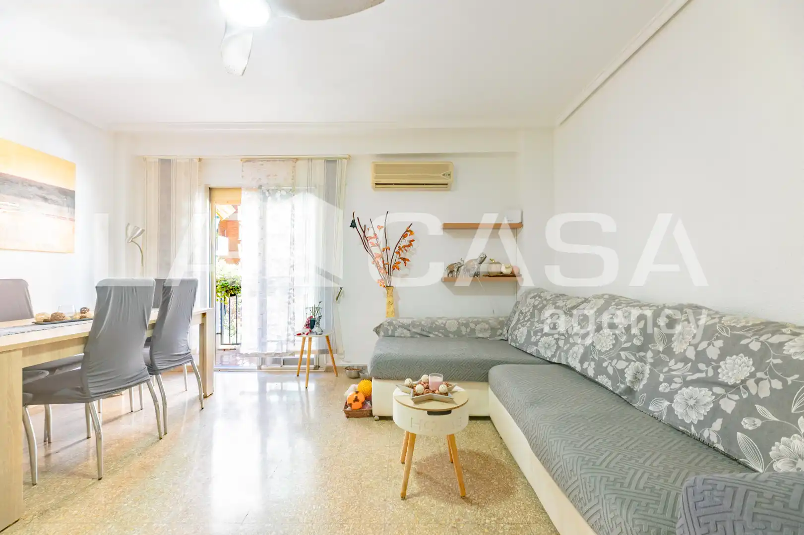 Living room of Flat for sale in Valencia  with Oven and Washing machine
