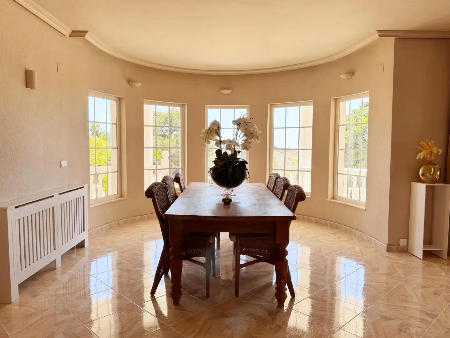 Comedor de Casa o chalet de alquiler en La Nucia con Aire acondicionado, Jardín privado y Piscina