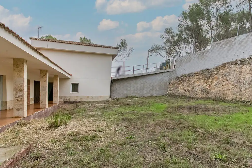 Buildings for sale in C/ De la Guineu, Olivella
