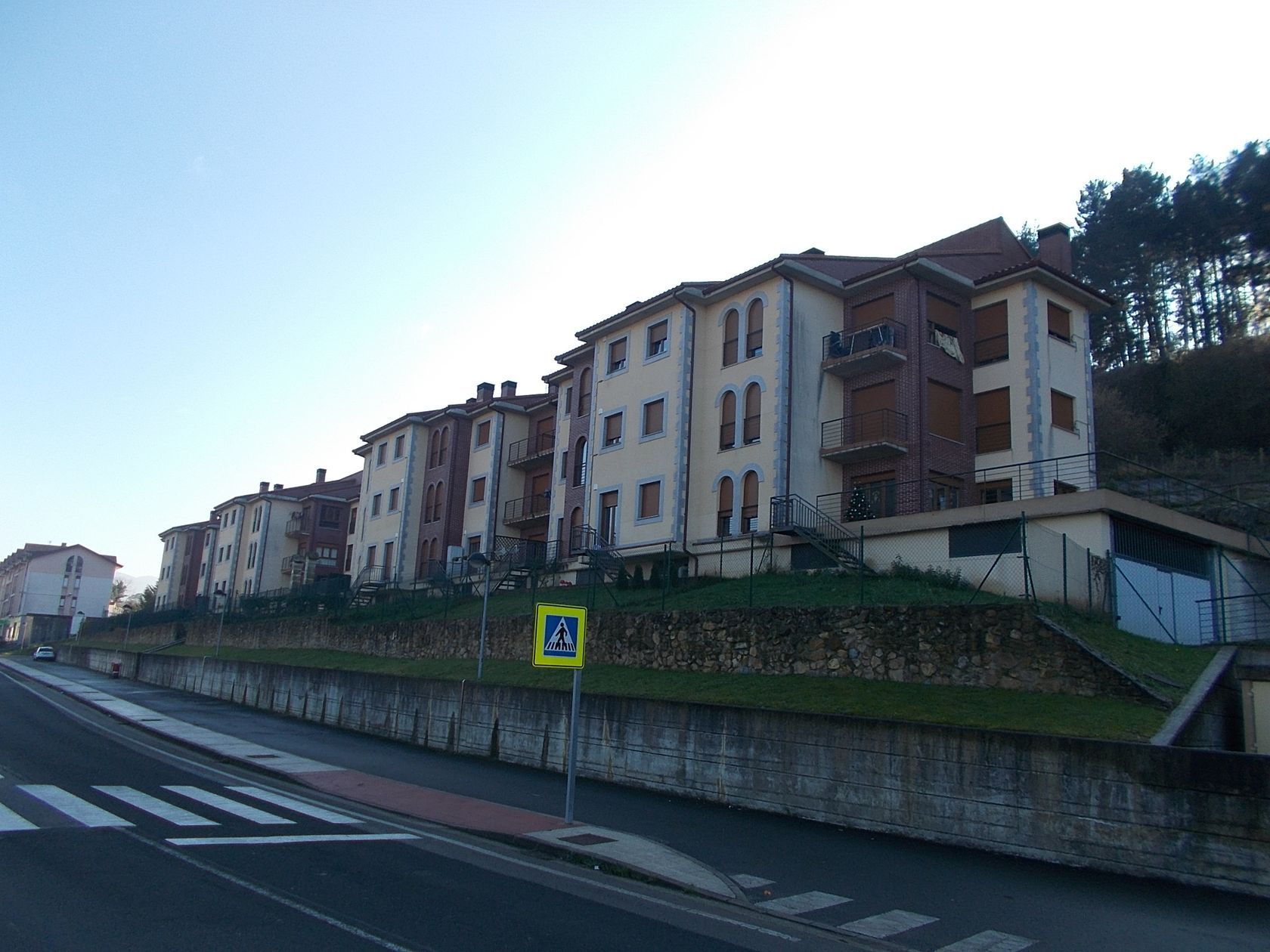 Vista exterior de Garaje en venta en Corvera de Toranzo