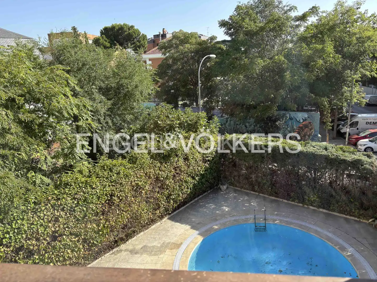 Piscina de Estudi de lloguer en Madrid amb Aire condicionat, Calefacció i Jardí privat