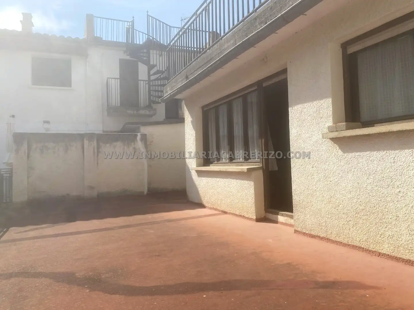 Vista exterior de Casa adosada en venda en Obanos amb Calefacció, Parquet i Terrassa