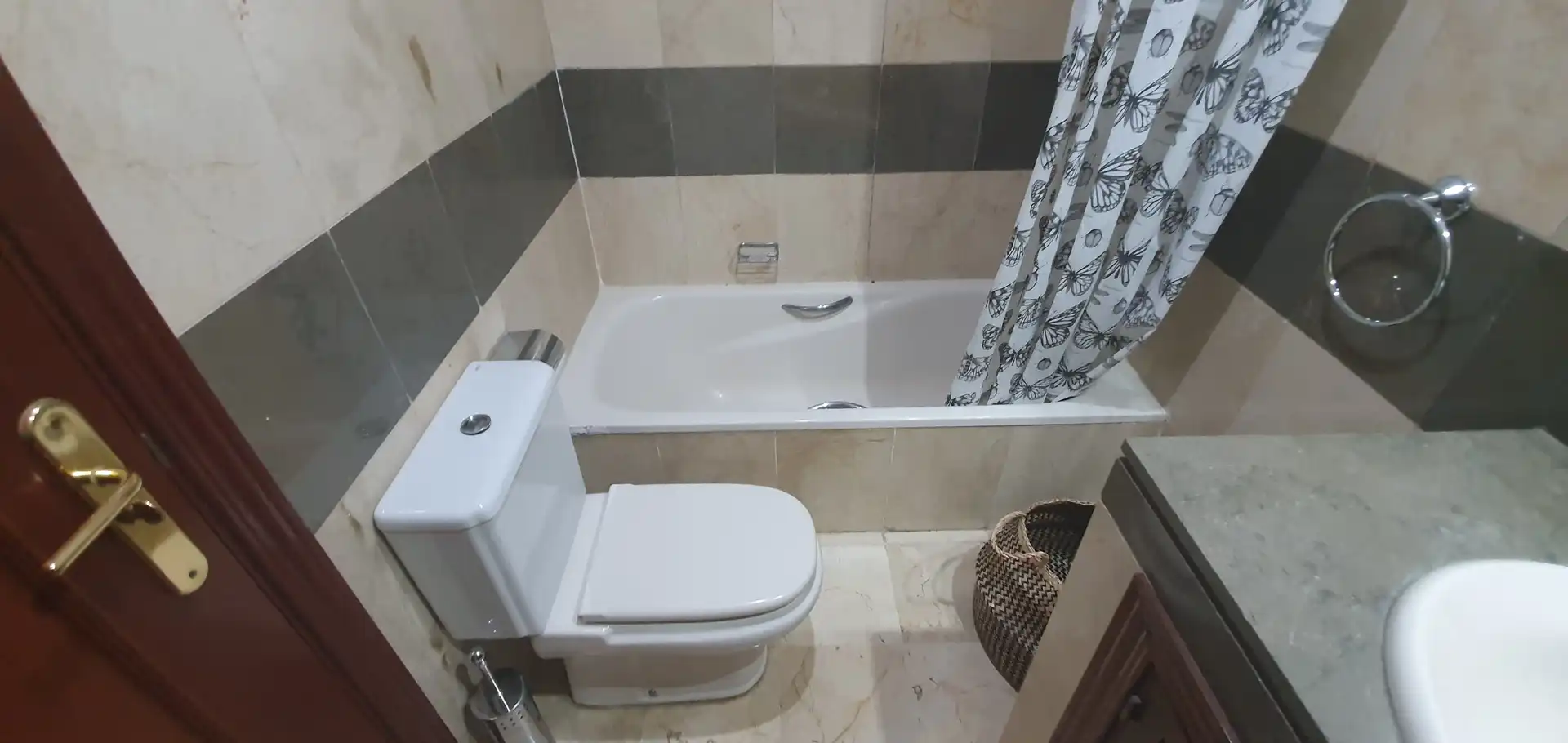 Bathroom of Flat for rent in Santa Cruz de Tenerife  with Private garden, Parquet flooring and Terrace