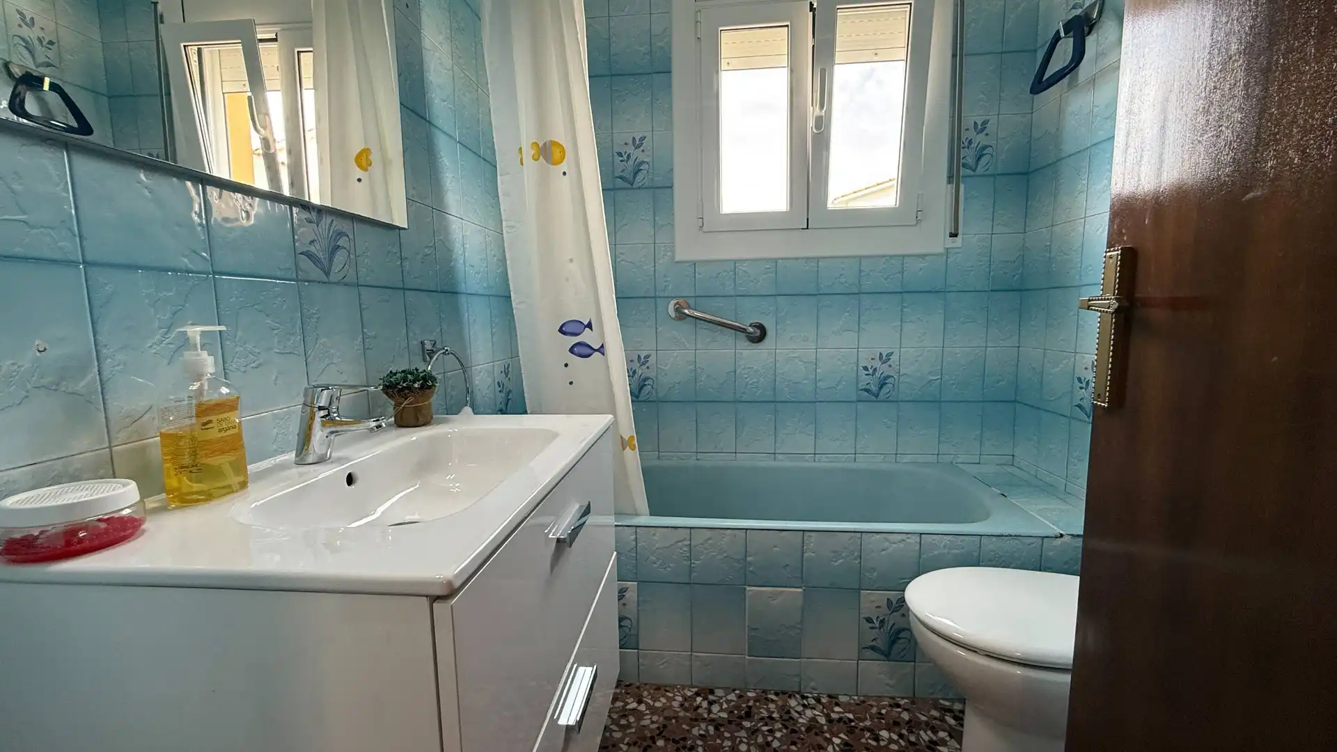 Bany de Casa o xalet en venda en Cunit amb Terrassa, Piscina i Moblat