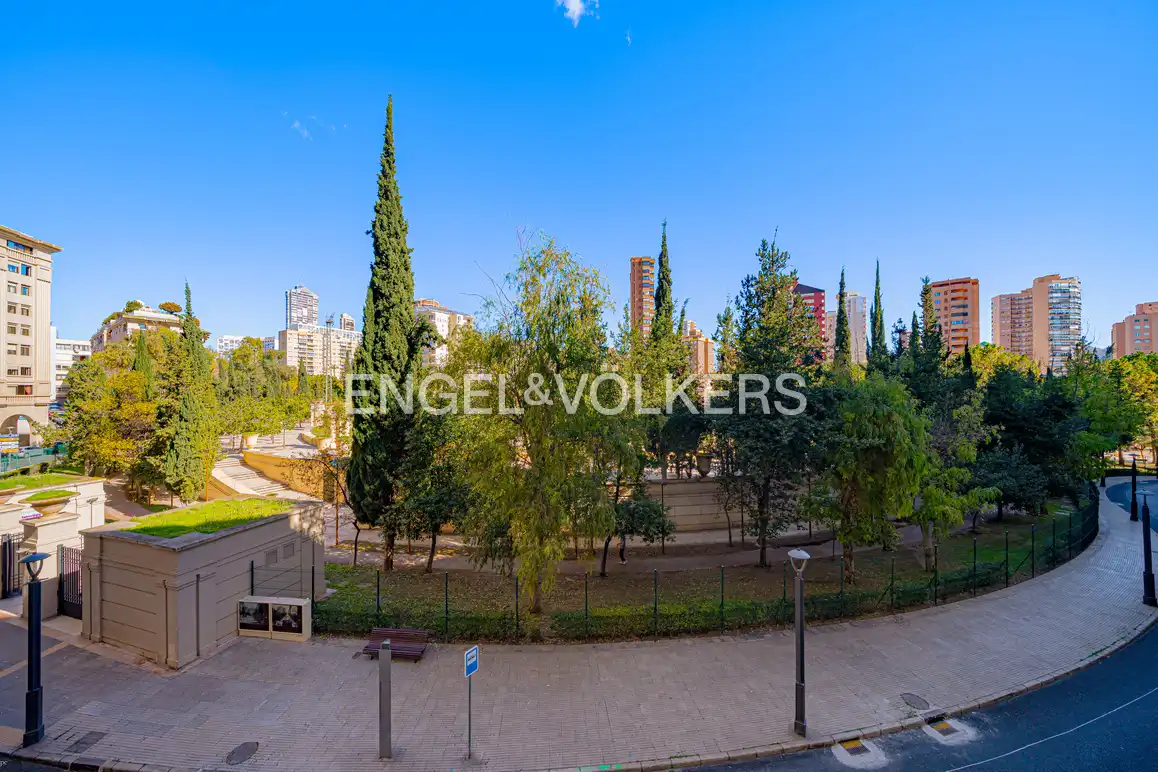 Terrassa de Apartament en venda en Benidorm amb Aire condicionat i Piscina comunitària
