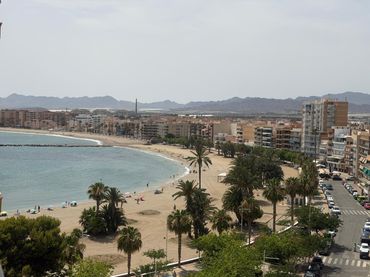Apartament amb balcó en venda a Casco Antiguo