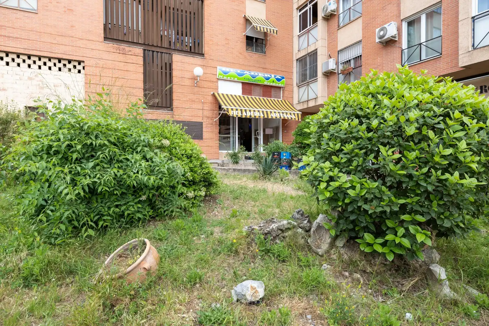 Local comercial en venda a Calle Gabriel Mistral, imagen 2