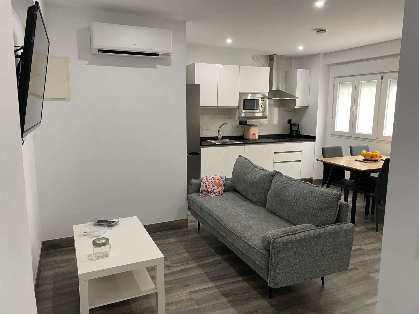 Living room of Apartment to share in  Valencia Capital  with Air Conditioner and Terrace