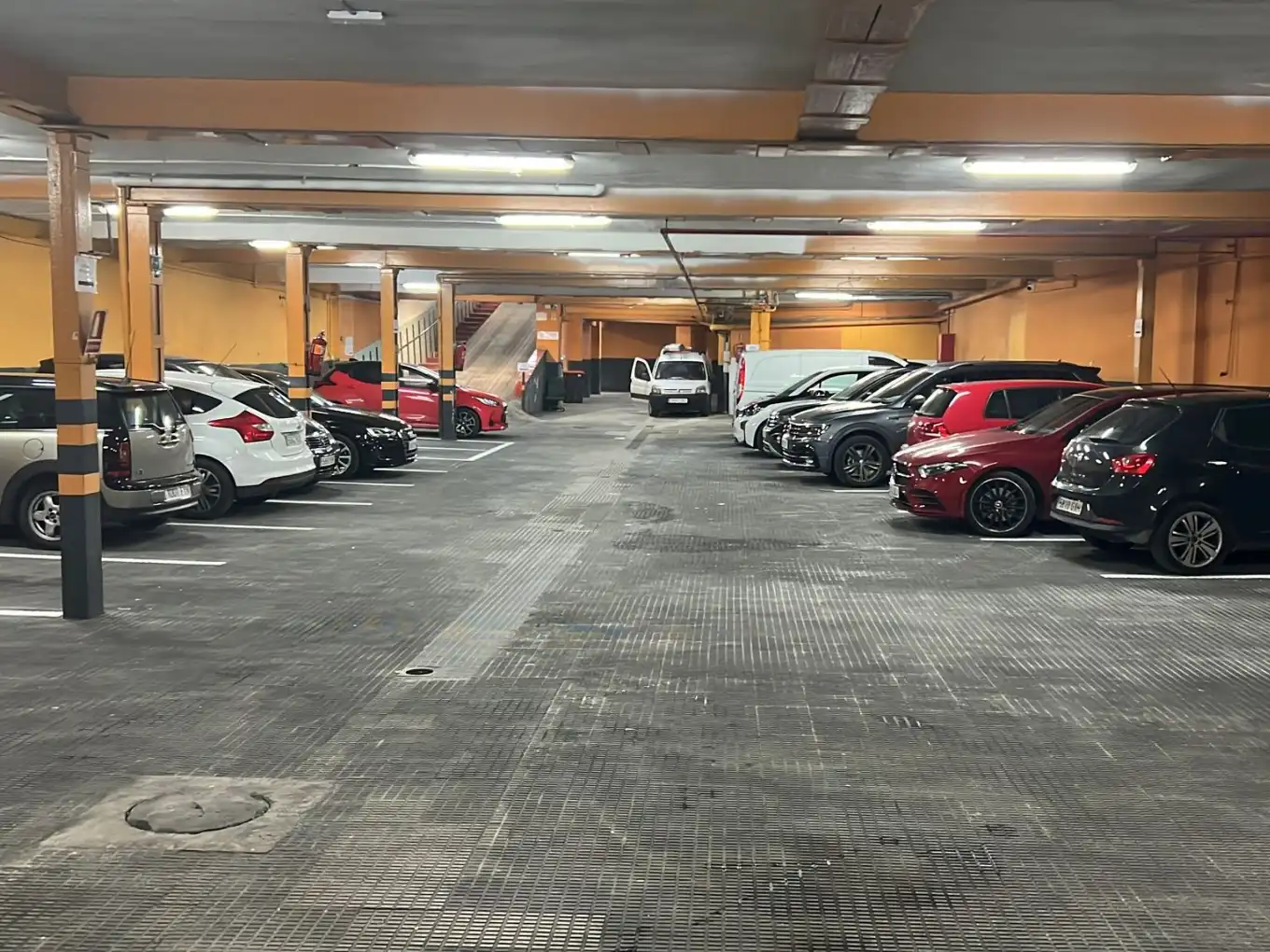 Parking of Garage for rent in Madrid  with Alarm