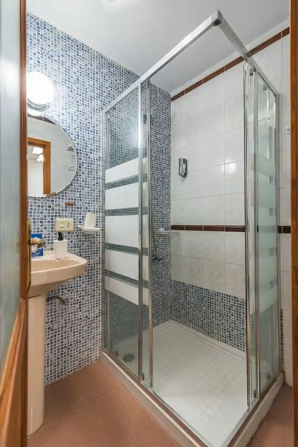 Baño de Piso en venta en Vega de San Mateo con Terraza, Trastero y Amueblado