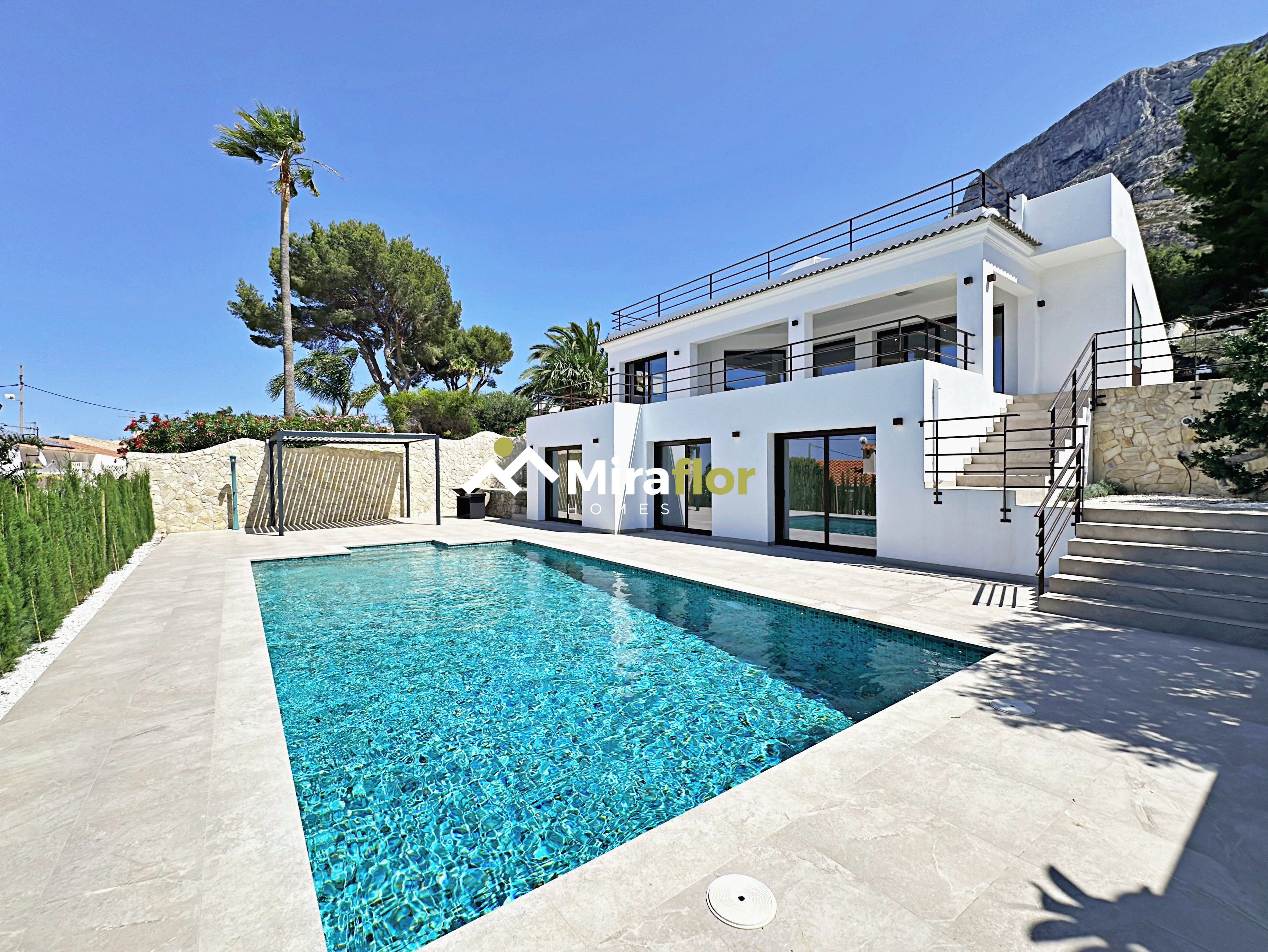 Exterior view of House or chalet for sale in Dénia  with Air Conditioner, Heating and Private garden