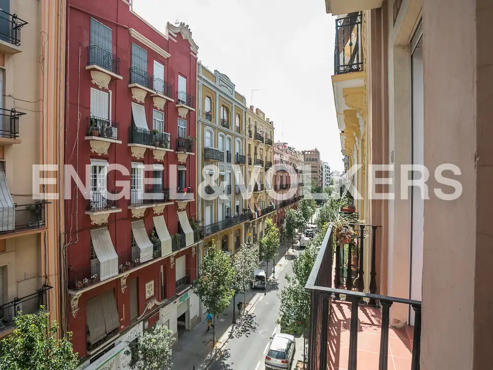 Vista exterior de Piso de alquiler en Valencia con Aire acondicionado, Calefacción y Parquet