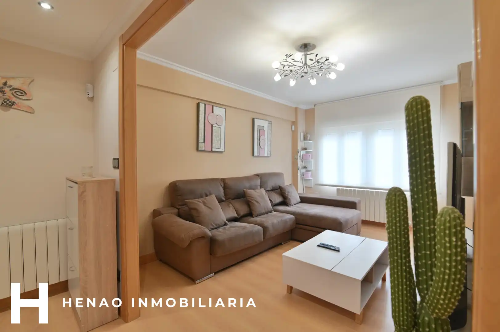 Sala d'estar de Pis en venda en Alonsotegi amb Calefacció, Terrassa i Moblat